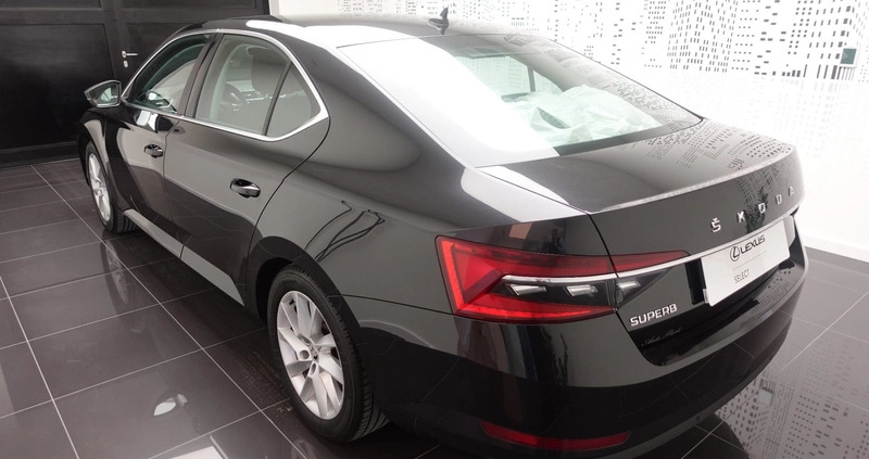 Skoda Superb cena 79900 przebieg: 199085, rok produkcji 2020 z Słubice małe 154